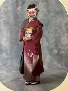 赤紫色の振袖 花柄刺繍付き値下げ中