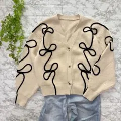 ラインニットカーディガン　アダムエロペ風　アイボリー　キナリ　リボン　ローゲージ