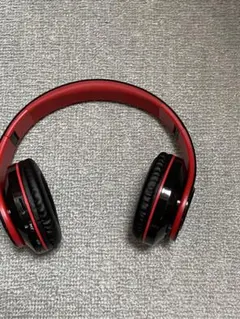 ワイヤレスヘッドフォン ブラックとレッド