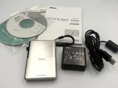 美品Nikon COOLPIX S100 コンパクトデジタルカメラ プラチナ