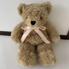 大きなくまのぬいぐるみ