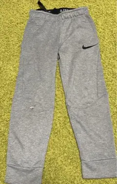NIKE ドライフィット　裏毛スウェットパンツ　140