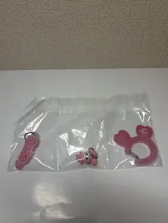 TWICE LOVELYSアクリル カラビナ フロッキーマスコット もも