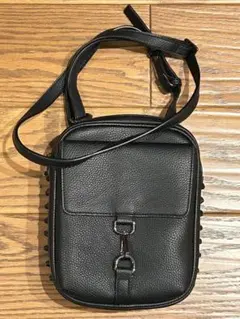 ZARAブラックレザーショルダーバッグ スタッズ付き