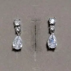 シルバーczダイアモンド　スタッドピアス　F