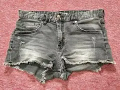 【H&M 】ブラックデニムダメージショートパンツ US8☆②