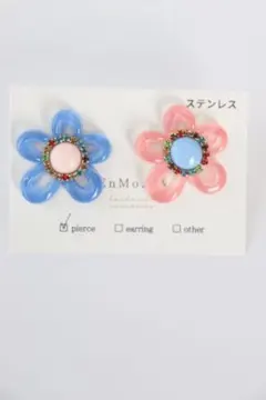 在庫一掃セール 青とピンクの花デザインピアス ステンレス