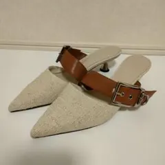 美品　チャールズ&キース　アシメトリック バックルヒールミュール 　ベージュ