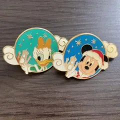 ミッキー＆デイジー クリスマス ピンバッジ 2個セット