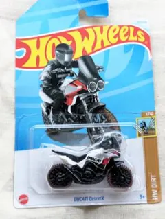 バイク模型DUCATI DESERTXホワイトHotWheelsHWMOTO