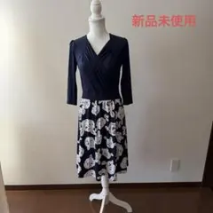 【新品未使用】ネイビー フラワープリント ワンピース