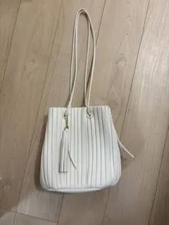 ホワイト プリーツデザイン ハンドバッグ