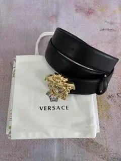 ［新品未使用］VERSACE ブラックレザー ベルト メデューサヘッド VERSACE || Medusa Head leather belt – FASHION MYST