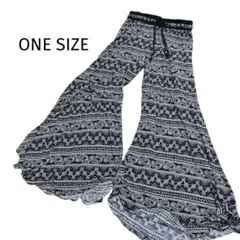 ボヘミアン風　ワイドパンツ ワンサイズ　イージー　総柄　リラックス　個性的