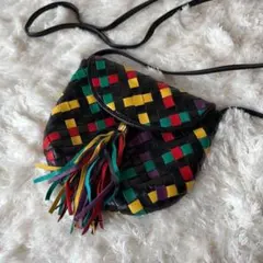 良品ꕥMANNELLIショルダーバッグ　レザー　編み込み　マルチカラー　チャーム