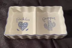 陶器製 2つ仕切り皿 ピクルス＆ペッパー柄 ホワイト ブルー