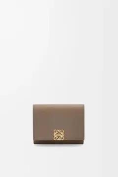 LOWE アナグラム トライフォールド ウォレット（ペブルグレインカーフ）