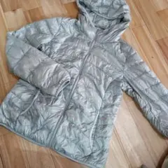 UNIQLO ライトダウンジャケットパーカー L