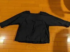 サニークラウズ　ネル黒の長袖　 ギャザー付き