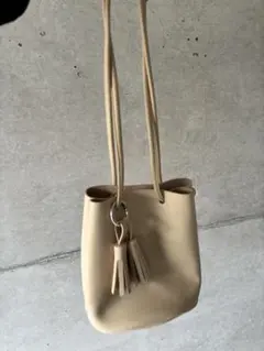 ハンドメイド☆本革　ベージュ　丸底バッグ　斜めかけ