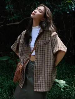 チェックシャツ ブラウン