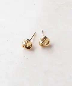 【新品未使用】JUNO エターナルライン K18ポストピアス