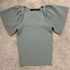 新品未使用VERO MODA　トップス　XSのサムネイル