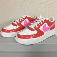 新品　23cm ナイキNIKE バレンタイン2023エアフォース1LV8