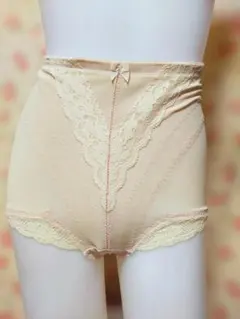 ★トリンプ　サイズ76　レトロタイプ　ショーツガードル ベージュ♪のサムネイル