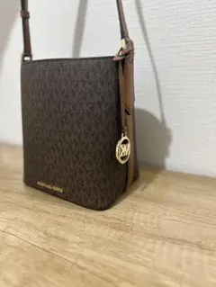 Michael Kors ショルダーバッグ (ほぼ新品です)