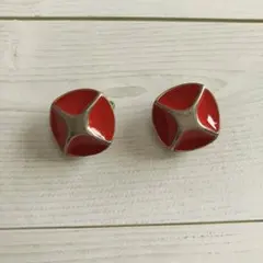 イヤリング　スクエア型　レッド