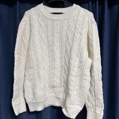 アイボリー ケーブルニット セーター