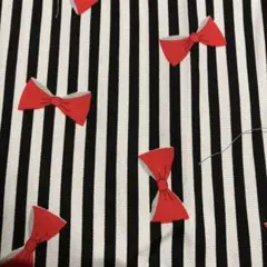 日本製コットン生地(黒ストライプに赤のリボン)