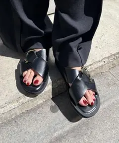 CAPRICIEUX LE'MAGE バックルサンダルのサムネイル