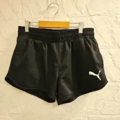 PUMA ブラック ショートパンツ