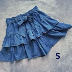 形が可愛い✨☆Honeys☆ デニム 柔らか フリル ショートパンツ Sのサムネイル