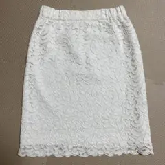 【美品】VICKY レース　タイトスカート　ホワイトのサムネイル