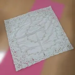 セルコン　テーブルクロス刺繍プラスカットワークのサムネイル