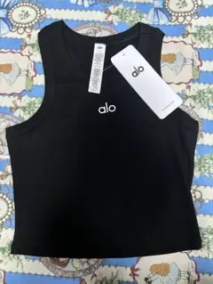 新品タグ付きAlo Yoga タンクトップＸＳ ALO Yoga アロヨガ タンクトップ スポーツブラ ヨガウェア XS 黒