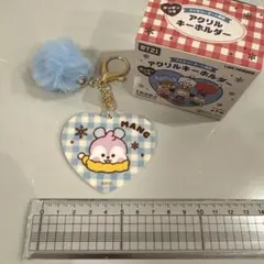 ファミマ限定 BT21 ポンポンつきアクリルキーホルダー MANG