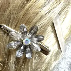 特価一点☆✴︎ヘアピンコーナー172Cキラキラクリスタルストーン付花のヘアピン高級