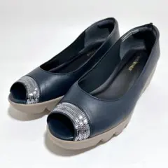 Item thumbnail for item d8d158b5-226e-4bf7-8a07-9b9be330a8cd