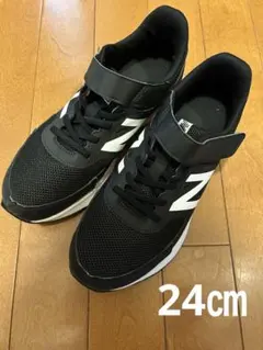 New Balance ブラックスニーカー ベルクロ付き