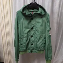 MONCLER 緑色 ナイロンジャケット フード付き/デカワッペン/デカロゴ
