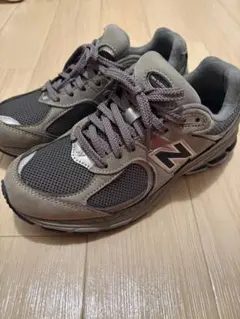 未使用に近い ニューバランス スニーカー 2002