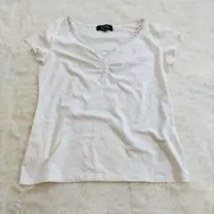 CDEC（クードシャンス） ヘンリーVネック スパンコール　半袖白トップス