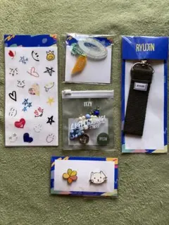 2025年最新】itzy ペンライト ストラップの人気アイテム - メルカリ