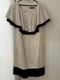 アイボリーと黒のフリルドレス Mサイズ