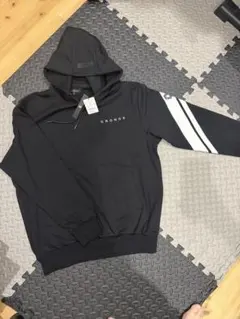 CRONOS ブラックパーカー フード付き新品タグ付き
