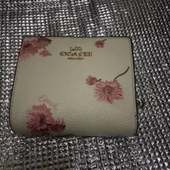 COACH 2つ折り財布 フラワー ホワイト×ピンク